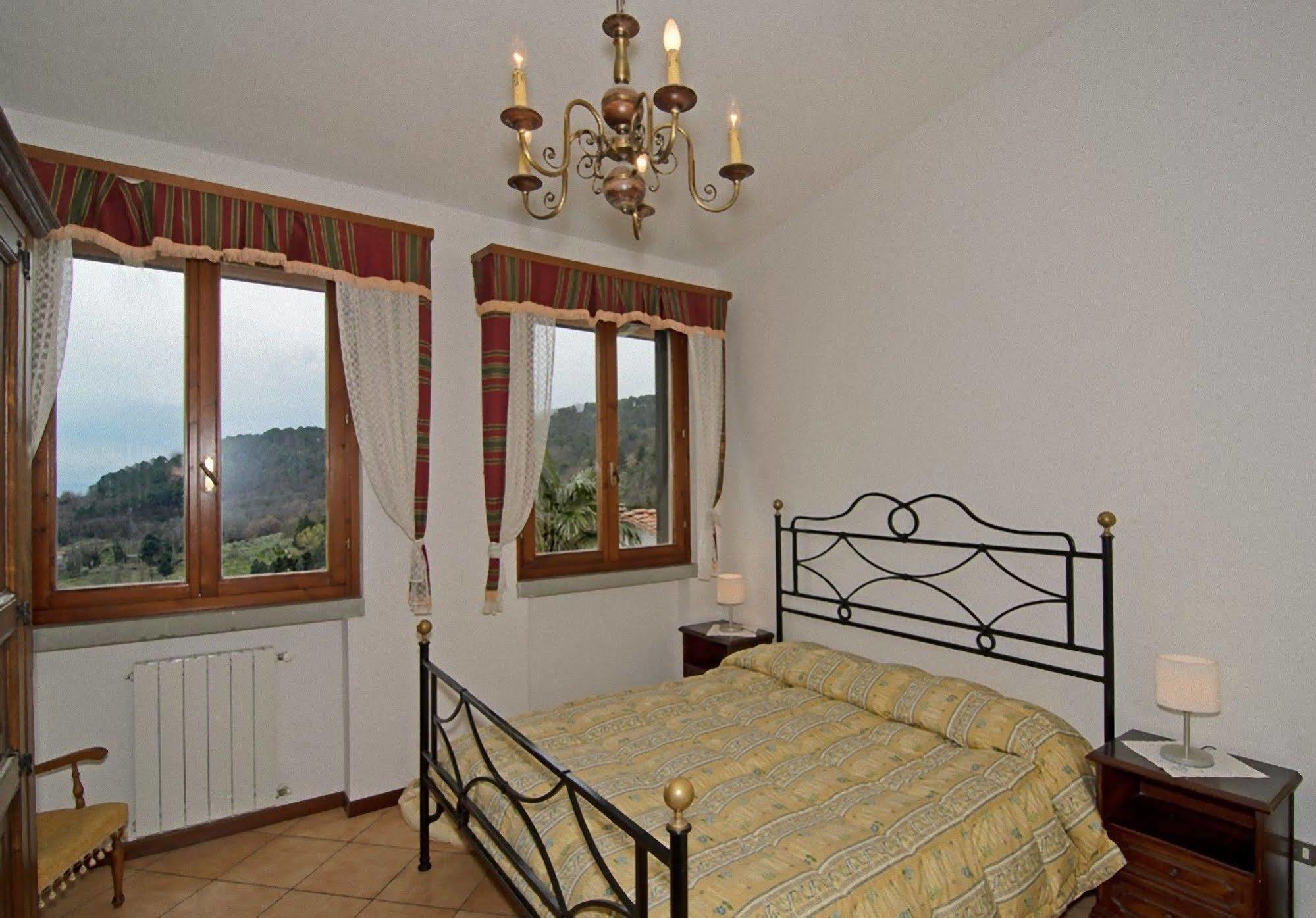 Podere"Sulle Soglie Del Bosco" Appartament And Rooms Pescia Extérieur photo